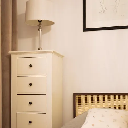 Komfortowy W Scislym Centrum Warszawy Comfortable In The Very Center Of